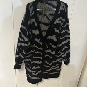 Aqua Curve Black and Gray Patterned Women's Sweater